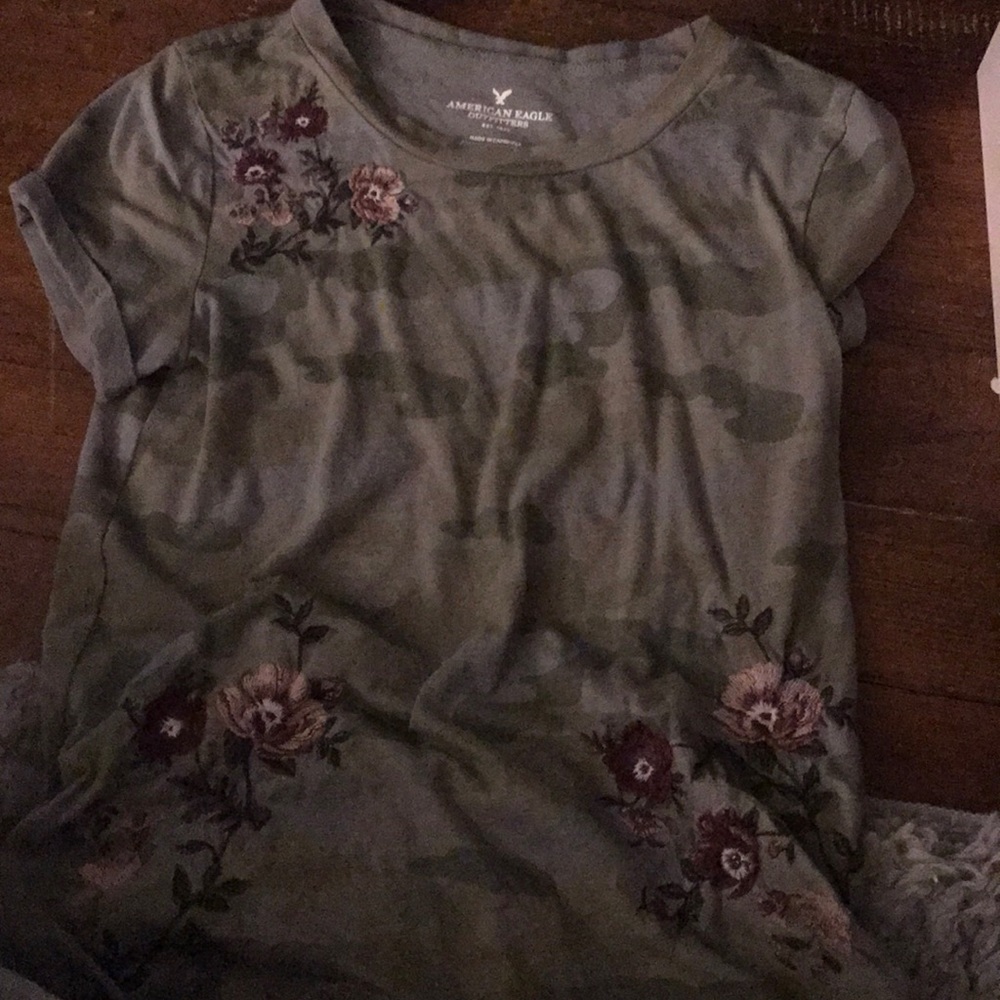 Camo t with floral print